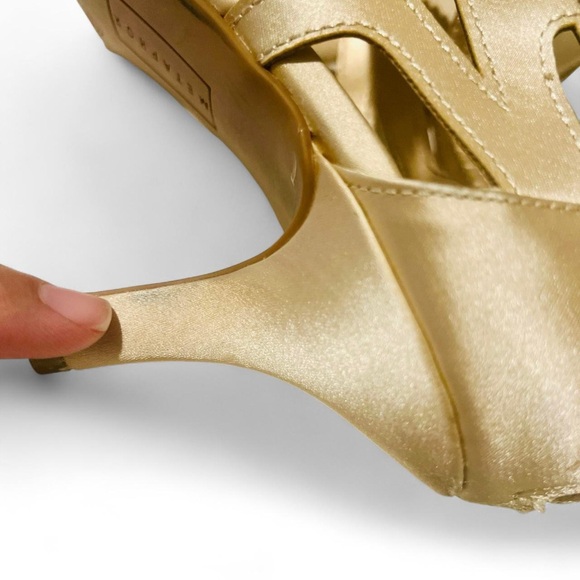 Champagne Colored Jeweled Sparkly Zip Up Heels Formal Pumps - Picture 5 of 6